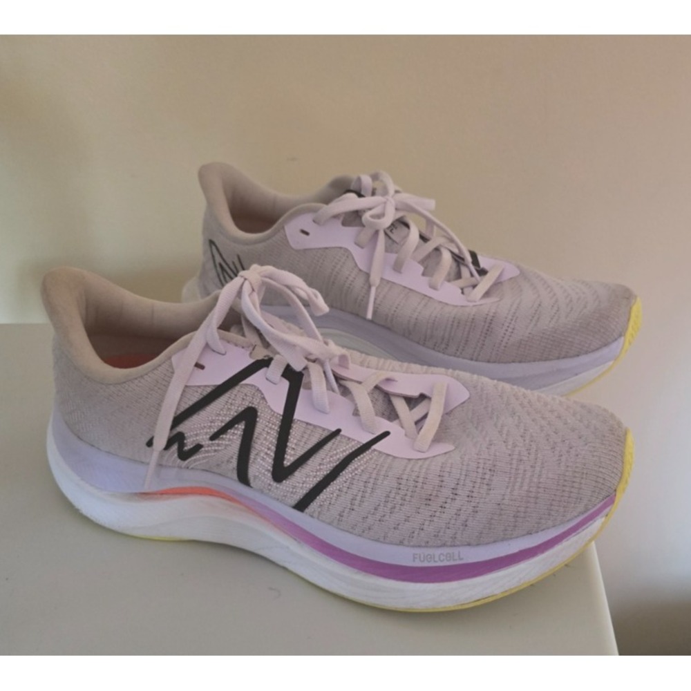New Balance FuelCell Propel v4 Womens Size 11 White Knit Running Shoes WFCPRCW4